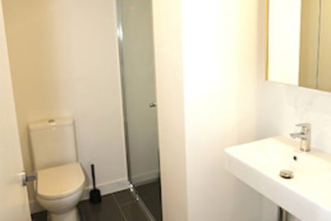 Modern Apartment In Brisbane - Accommodation Newcastle 2