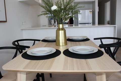 Modern Apartment In Brisbane - Accommodation Newcastle 3