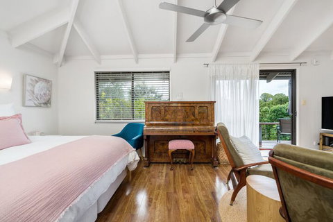 Twin Tallows - Accommodation Newcastle 1