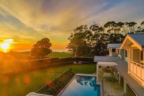 Your Luxury Escape - Trig Point - Accommodation Newcastle 1