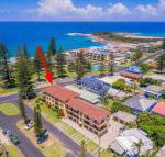 Flinders Lodge fantastic views opposite Main Beach - Accommodation Newcastle