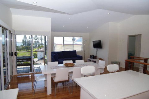 Beach Club 2 5 Gowing Street - Accommodation Newcastle 5