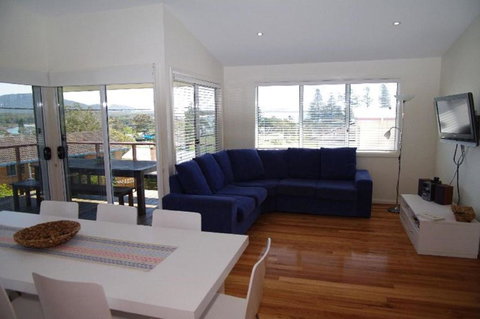 Beach Club 2 5 Gowing Street - Accommodation Newcastle 3