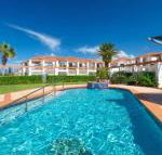 Breakers Block 3 Unit 2 Pool in complex across the road from the beach - Accommodation Newcastle