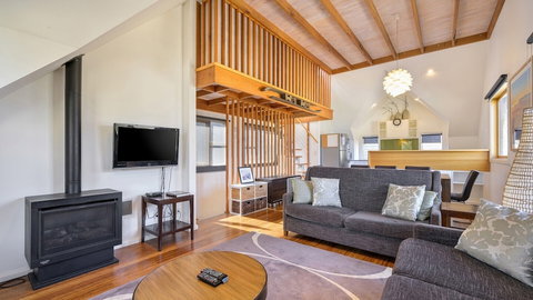 Dandongale - Accommodation Newcastle 6