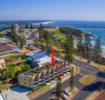 Seaspray 3 straight across the road from Main Beach Yamba - Accommodation Newcastle
