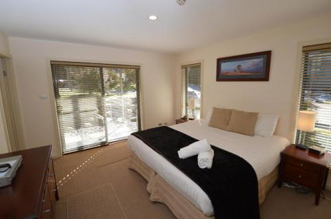 Snowbound 1 - Accommodation Newcastle 4