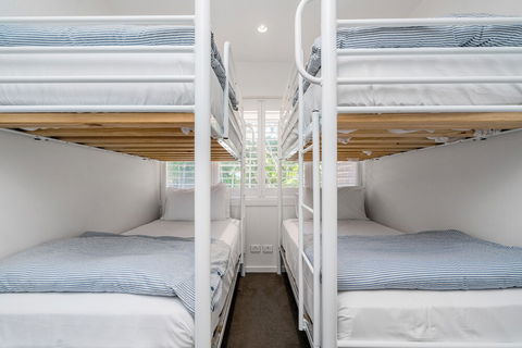 A Perfect Stay - 4 James Cook Apartments - Accommodation Newcastle 3