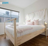 109Cozy Cranbourne Family House5Bed2Bath2Parking - Accommodation Newcastle