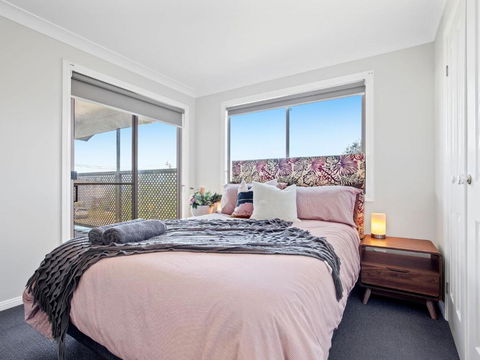Totalee Coastal - Accommodation Newcastle 6