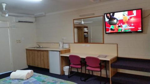 Sandcastle Motel Tin Can Bay - Accommodation Newcastle 2