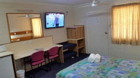 Sandcastle Motel Tin Can Bay - Accommodation Newcastle 3