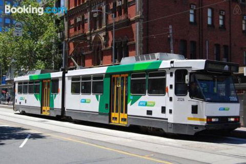 A Cozy CBD Suite With Spectacular City Views - Accommodation Newcastle 3