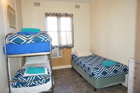 Exmouth Villas Unit 29 Affordable 3 Bedroom Villa With A Great Location - Accommodation Newcastle 3