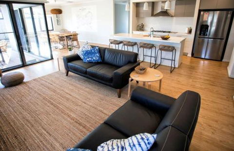 NAUTILUS - Accommodation Newcastle 0