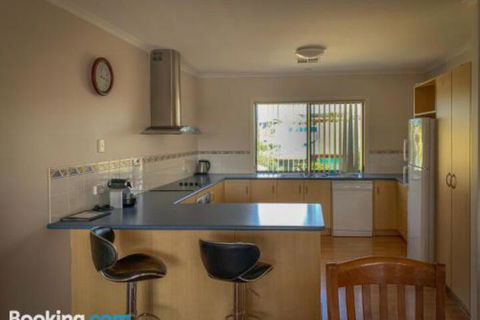 Endeavour 6 - Accommodation Newcastle 1