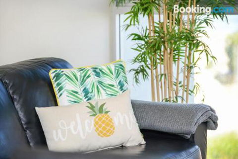Bayline Beachfront Apartment No 4 - Accommodation Newcastle 6