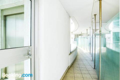 Bayline Beachfront Apartment No 4 - Accommodation Newcastle 1