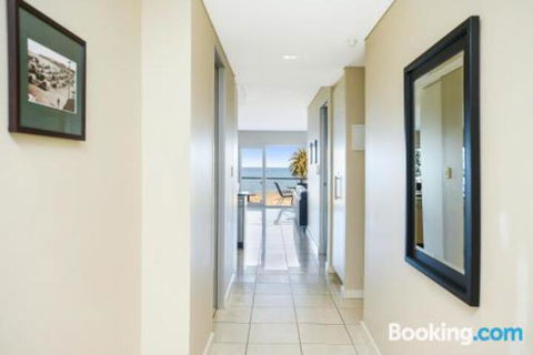 Bayline Beachfront Apartment No 4 - Accommodation Newcastle 0