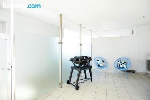 Bayline Beachfront Apartment No 4 - Accommodation Newcastle 5
