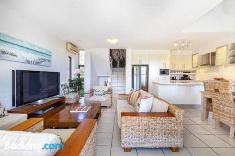 Split Living With Ocean Views Noosa Heads - Accommodation Newcastle 1