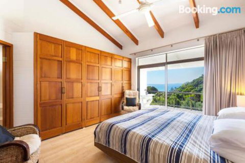 Split Living With Ocean Views Noosa Heads - Accommodation Newcastle 3