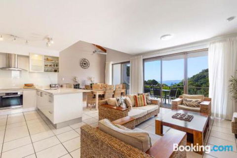 Split Living With Ocean Views Noosa Heads - Accommodation Newcastle 6
