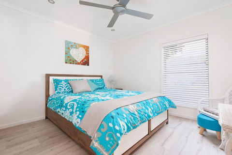 Dutchies Sand & Sea Beach House - Accommodation Newcastle 3