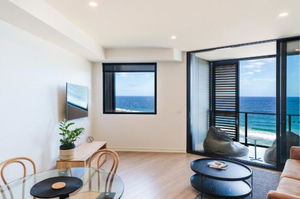 The Edge Luxurious Waterfront Apartment