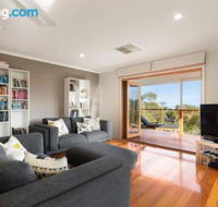 Acqua Vista water view fireplace walk to beach - Accommodation Newcastle
