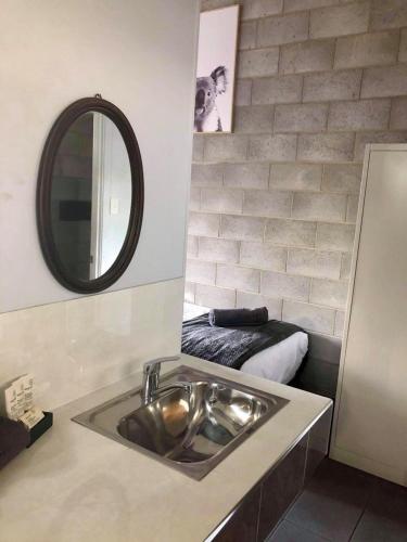 Granite Belt Cabins - Accommodation Newcastle 6