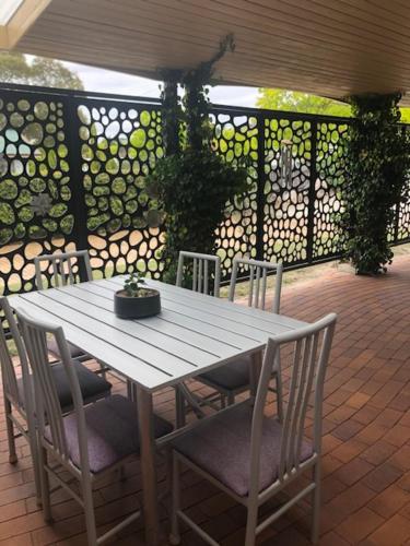 Granite Belt Cabins - Accommodation Newcastle 1