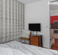 Heart of Sandringham Apartment by Ready Set Host - Accommodation Newcastle