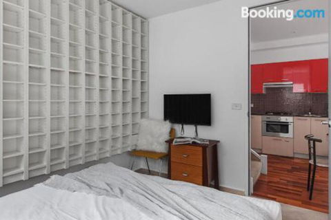 Heart Of Sandringham Apartment By Ready Set Host - Accommodation Newcastle 0