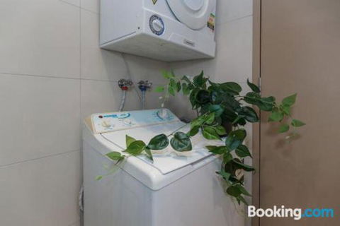 Heart Of Sandringham Apartment By Ready Set Host - Accommodation Newcastle 4