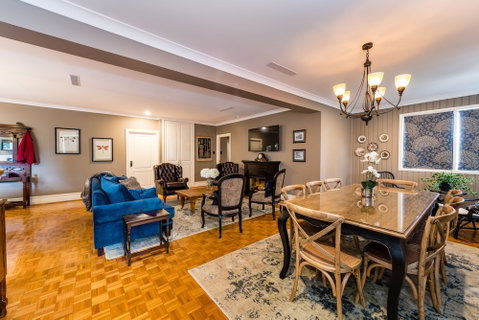 Hedge House- Luxury Space Style Location - Accommodation Newcastle 3