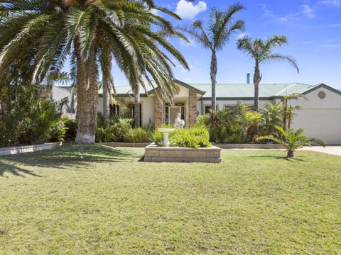 DIAMOND BAY RETREAT SORRENTO - Accommodation Newcastle 5