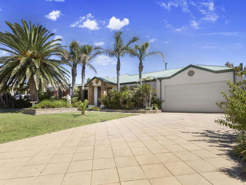 DIAMOND BAY RETREAT SORRENTO - Accommodation Newcastle 4