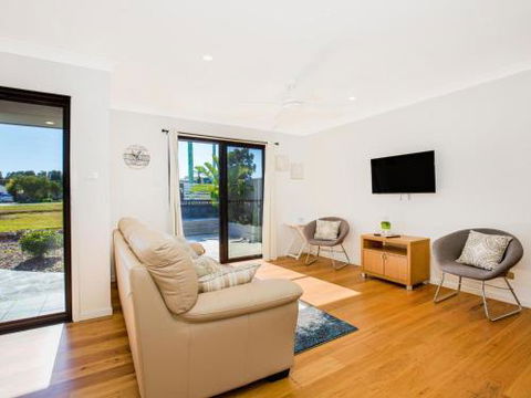 VIlla Zelma Culburra Beach - Accommodation Newcastle 6