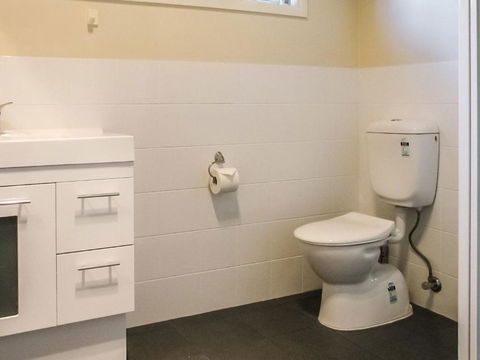 Summers Inn - Accommodation Newcastle 2