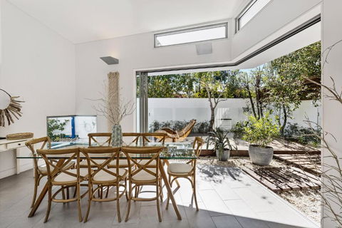 Ultimate Light & Space Noosa Heads - Accommodation Newcastle 2