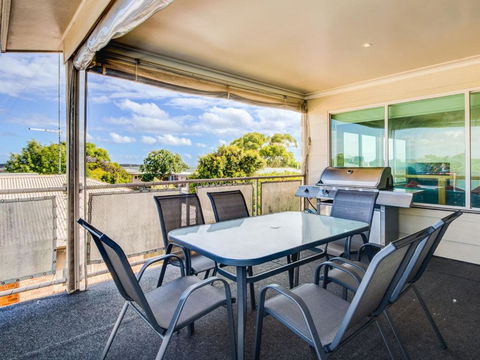 Cuttriss By The Beach - Accommodation Newcastle 6