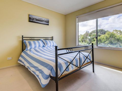 Cuttriss By The Beach - Accommodation Newcastle 3
