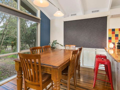 Hakea Bush Cabin - Accommodation Newcastle 2