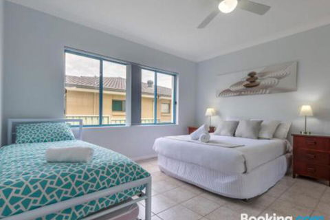 Villa San Gabriel Vincentia Sleeps 14 4pm Check Out Sundays - Accommodation Newcastle 3