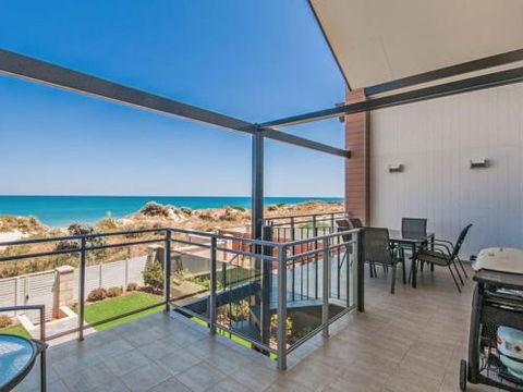 Surf & Sun In Silver Sands - Accommodation Newcastle 4