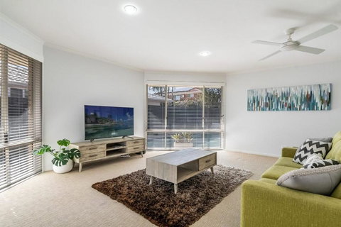 Lazy Days In Lennox - Accommodation Newcastle 3