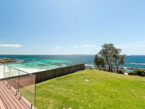 Bimbadgen At Hyams Beach 4pm Check Out Sundays - Accommodation Newcastle 0