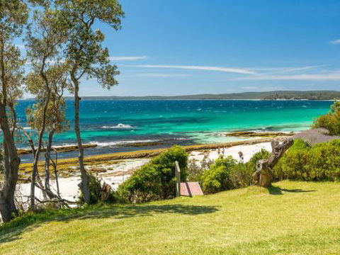 Bimbadgen At Hyams Beach 4pm Check Out Sundays - Accommodation Newcastle 3