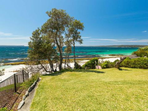 Bimbadgen At Hyams Beach 4pm Check Out Sundays - Accommodation Newcastle 5